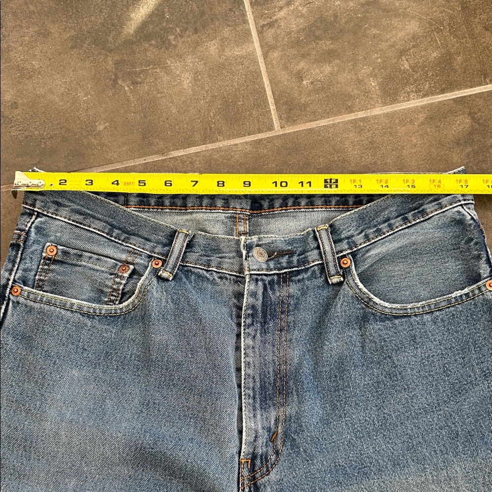 Levi's Men's 550 Blue Straight Jeans - Picture 8 of 10